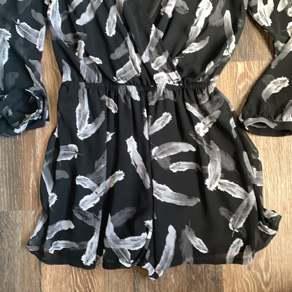 Express Romper - Picture 5 of 10